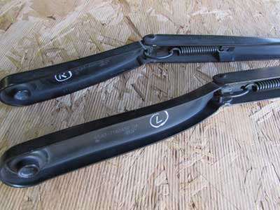 BMW Windshield Wipers Wiper Arms (Left and Right Set) 61617182459 F10 528i 535i 550i ActiveHybrid 5 M56